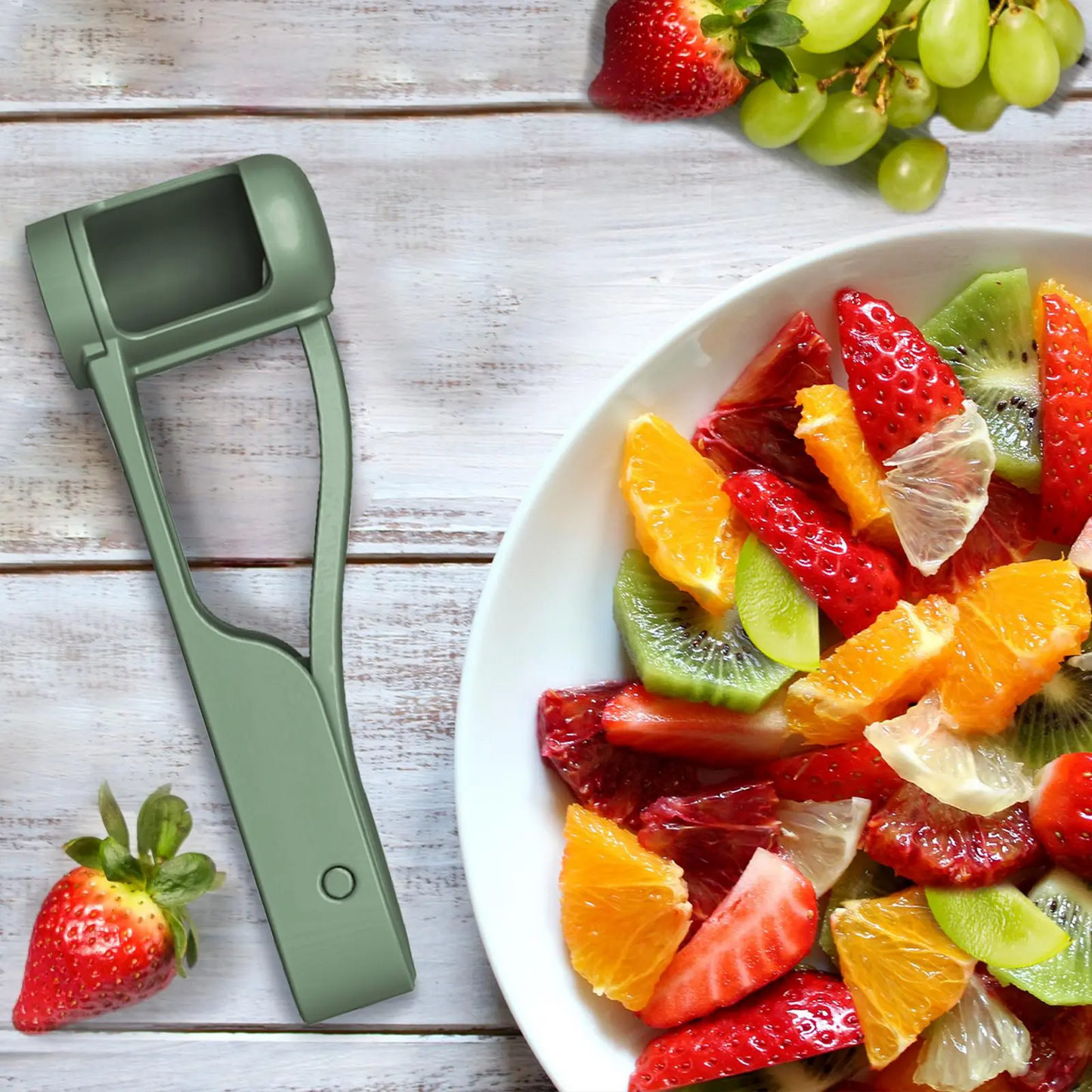 🌸LIMITED SALE : ONLY ￡7.99!!🌸 Grape Cutter for Toddlers 1-3 - Stainless Steel Baby Fruit Slicer Safe & Easy Grape